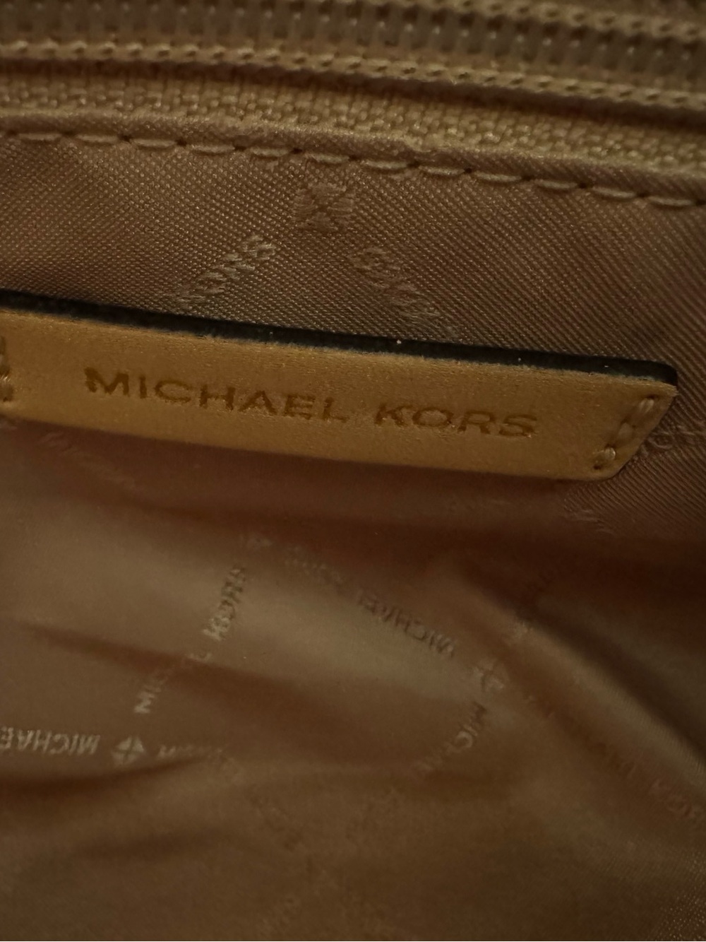 Michael Kors Jet Set Large Logo Top Zip Tote in the Vanilla/Beige Color-Way - Picture 3 of 14